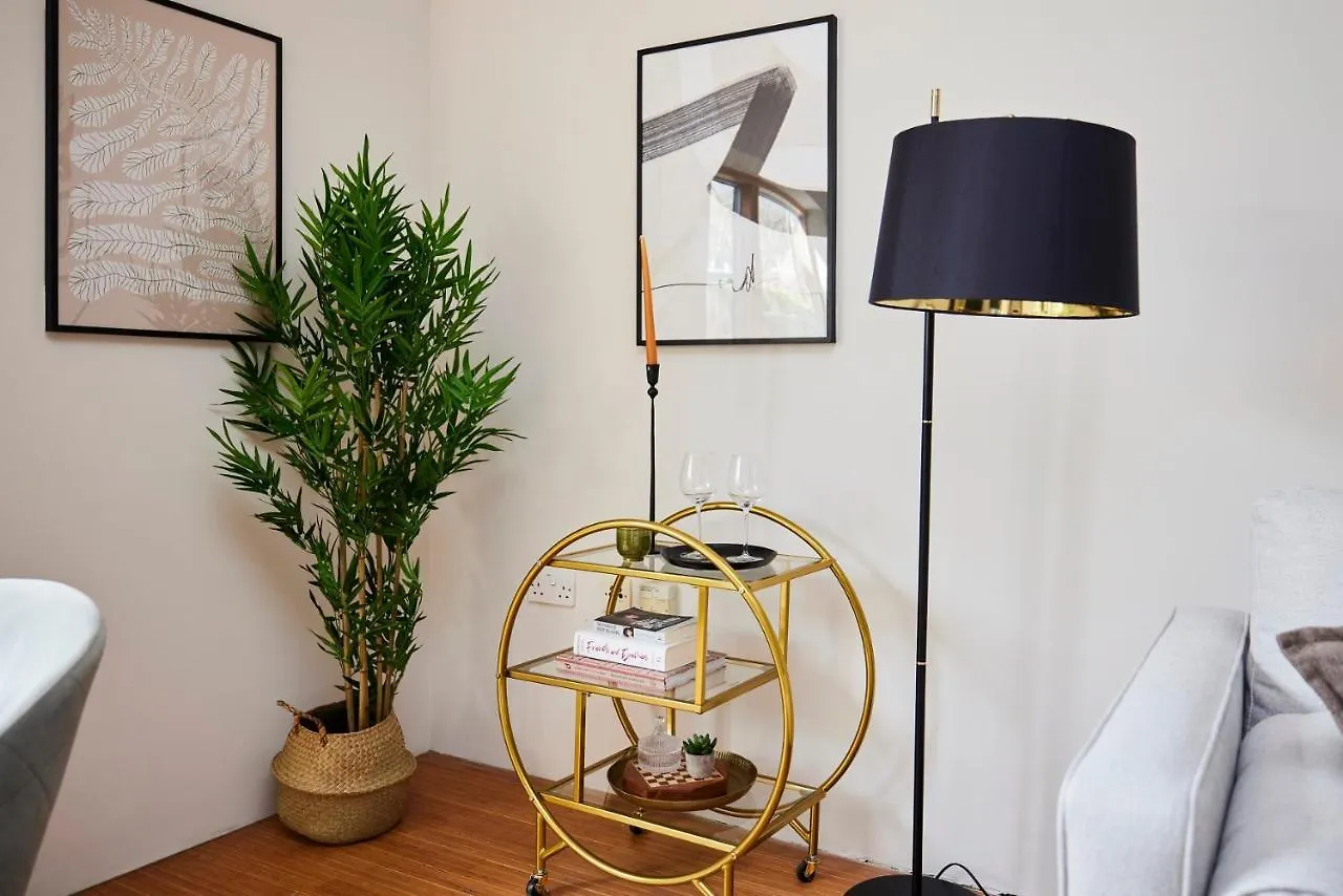 The Southwark Wonder - Charming 1Bdr Flat With Patio Apartment London United Kingdom